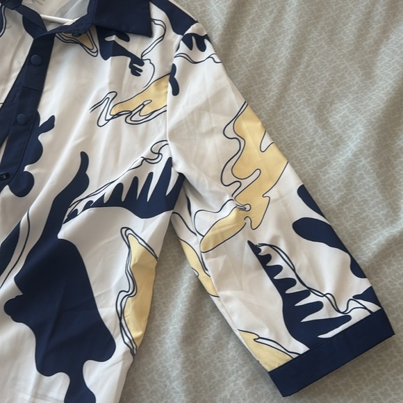 Classy top - Picture 2 of 3